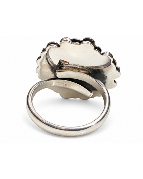 Anillo ajustable de amatista y plata .925, vista posterior del brazo abierto.