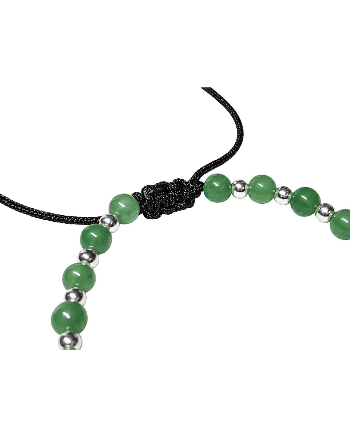 Detalle del tejido de macramé y las cuentas de aventurina verde de 4 mm.