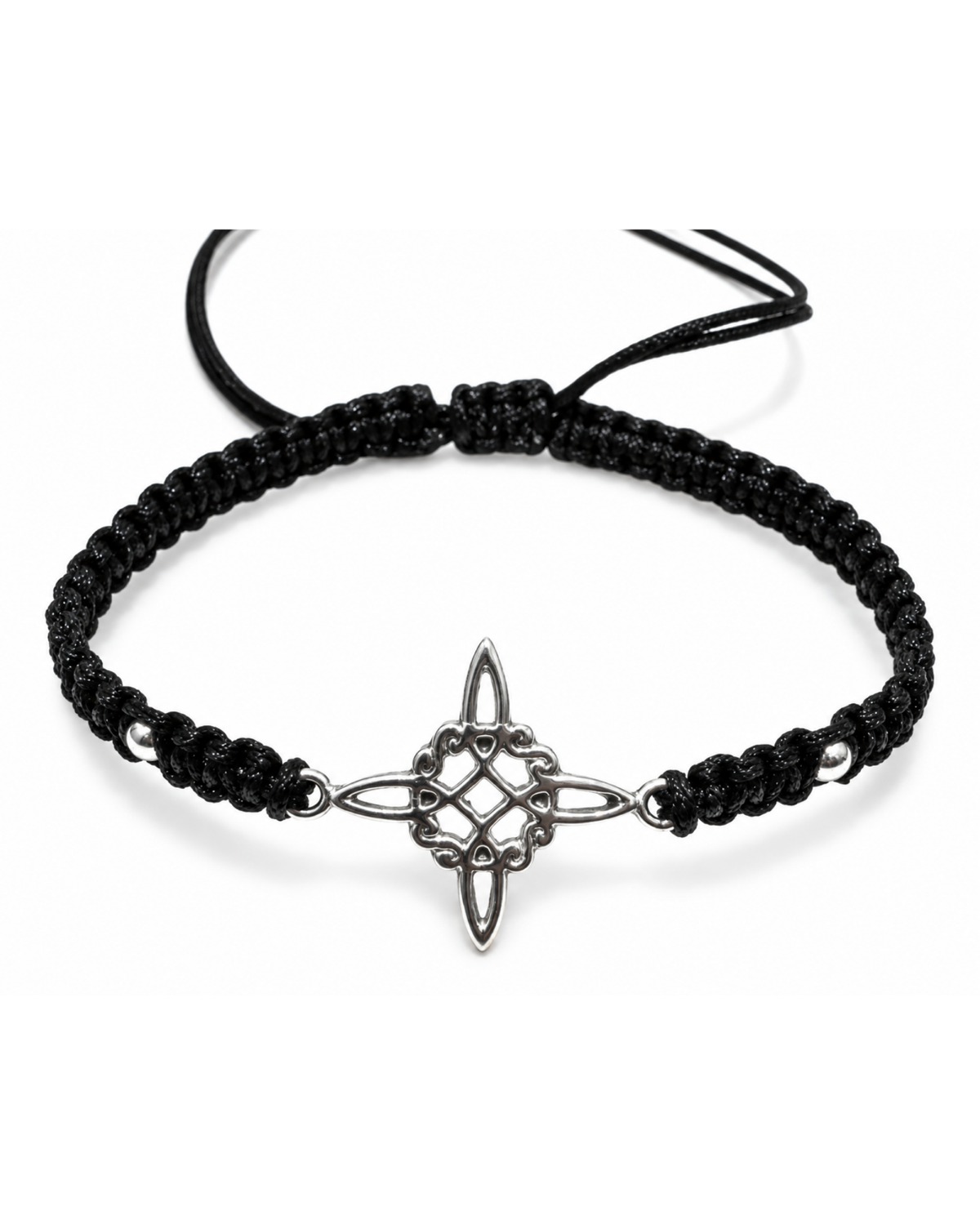 Pulsera Nudo de Bruja de plata .925, vista en ángulo.